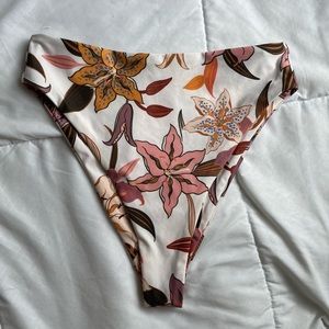 Stone Fox Swim Sumatra Lili Gaze